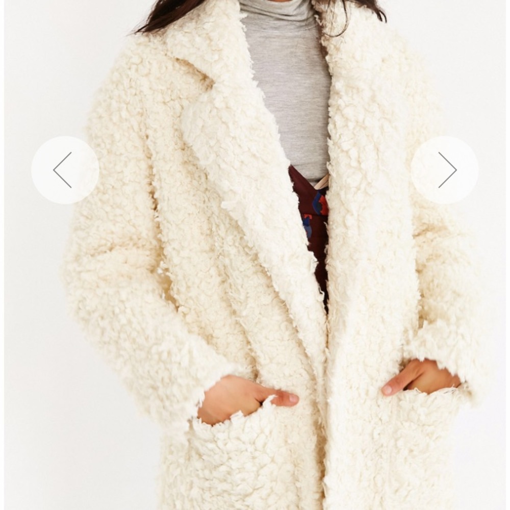 MinkPink teddy coat - Picture 2 of 7